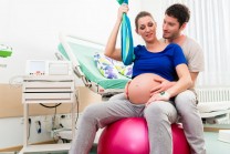A szülés lelke: mi kell ahhoz, hogy a vajúdás ne akadjon el?